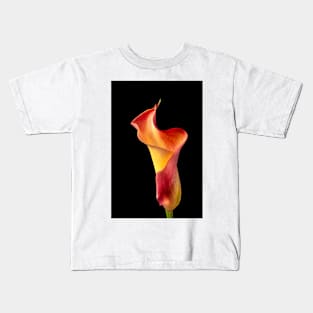 Twisted Shapely Calla liliy Kids T-Shirt